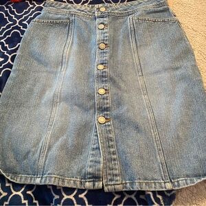 old navy women’s size 4 denim skirt